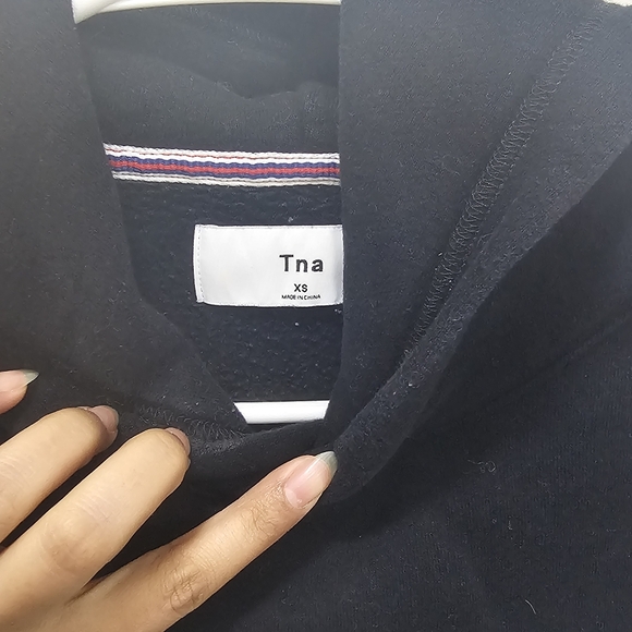 Aritzia TNA Hoodie size XS - Picture 3 of 3